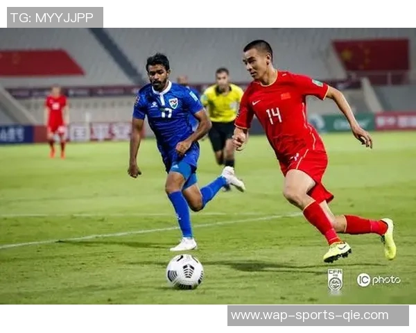 中国队迎战叙利亚全力争胜期待精彩对决展现足球魅力与团队精神